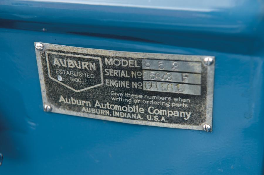 Детали экстерьера Auburn 852 SC Convertible Coupe 1936 года  (фото 31 из 50)